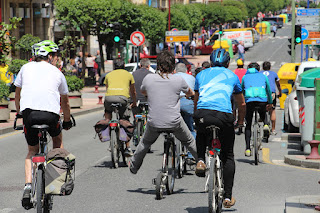 Amantes de la bici ponen en marcha un paseo urbano mensual por Barakaldo