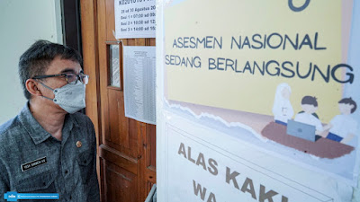 Sekdisdik Jabar  Pantau Pelaksanaan ANBK Tahun 2022 di SMAN 9 Bandung dan SMKN 1 Bandung
