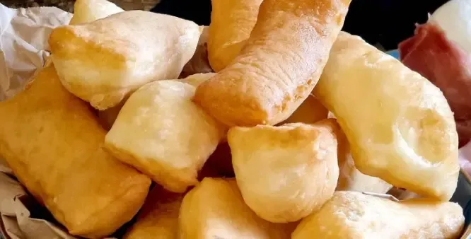 Gnocco fritto caldo appena preparato a Samarate