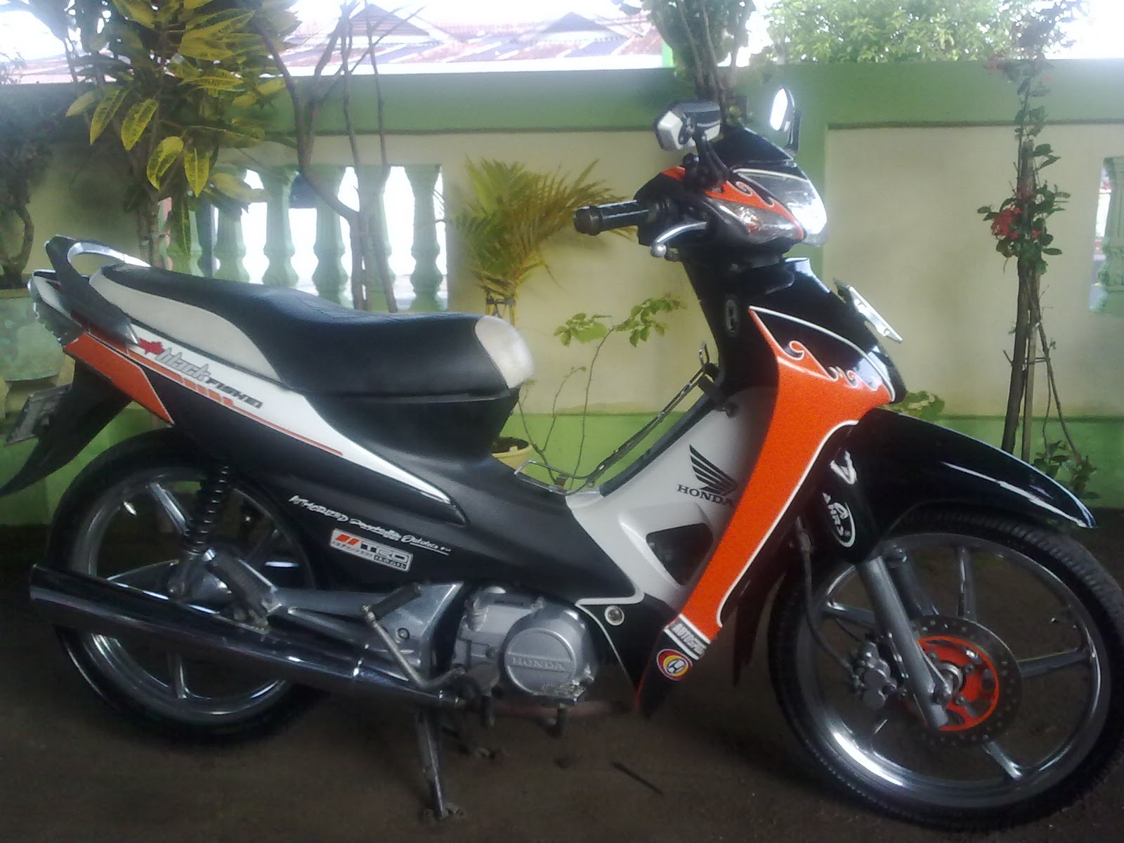 68 Modifikasi Stiker Motor Fit X Terkeren Pinus Motor