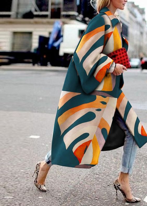 HOW TO WEAR BOLD PRINTED STATEMENT COATS - Miss Rich