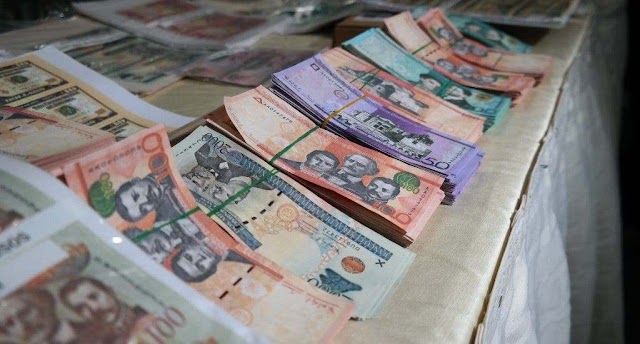 PN apresa cinco personas por ocuparles dinero falso en La Vega