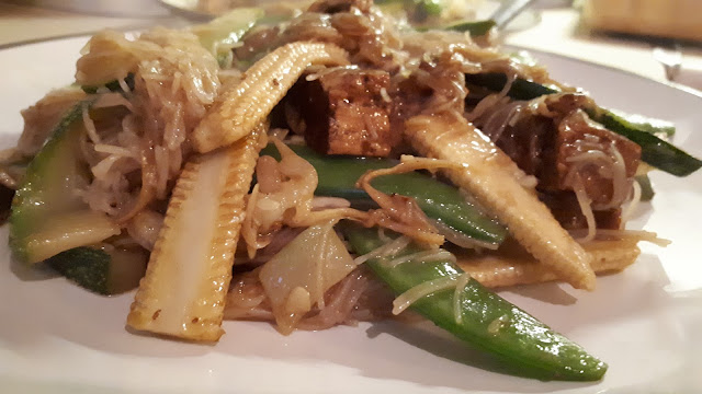 Project 365 2017 day 220 - Ginger and garlic tofu stir fry // 76sunflowers