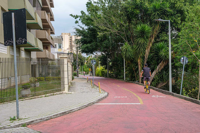 Ao longo do Rio Belém