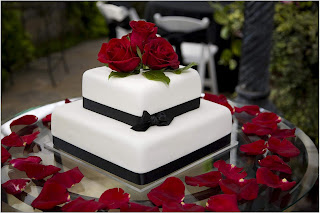 Delicious Square Wedding Cakes Red Roses