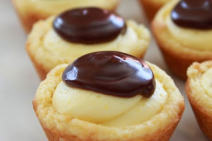 BOSTON CREAM PIE COOKIE BITES