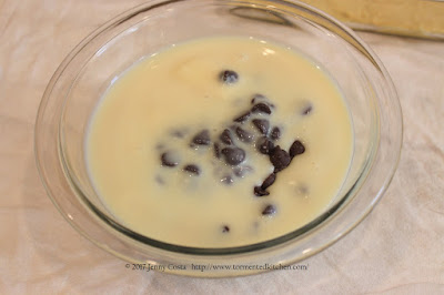 image of milk and chocolate before mixing