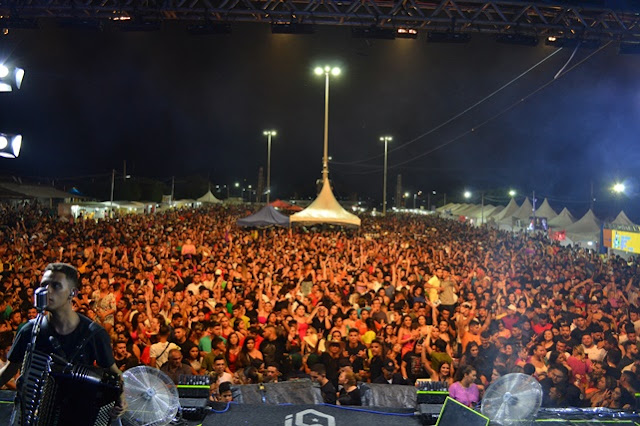 Iguinho e Lulinha estreiam na Festa de São Sebastião com um grande show na Praça de Eventos em Caraúbas