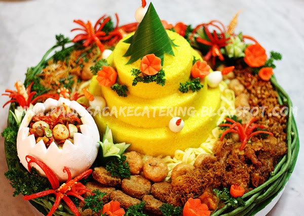 Catatan Perjalanan Tumpeng  untuk 30 orang