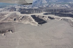 [11.028]_Sobrevoo_Linhas_Nazca_Triangulos