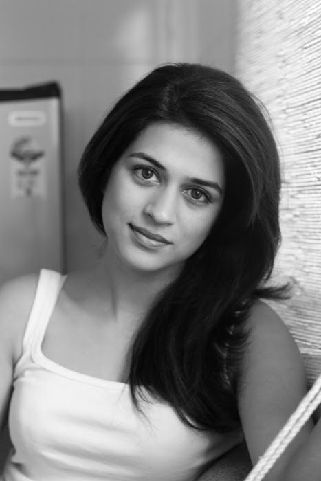 shraddha das new shoot - sweet memories photo gallery