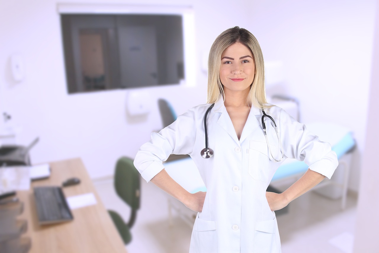 A Guide to Selecting Work Uniforms for Healthcare Professionals