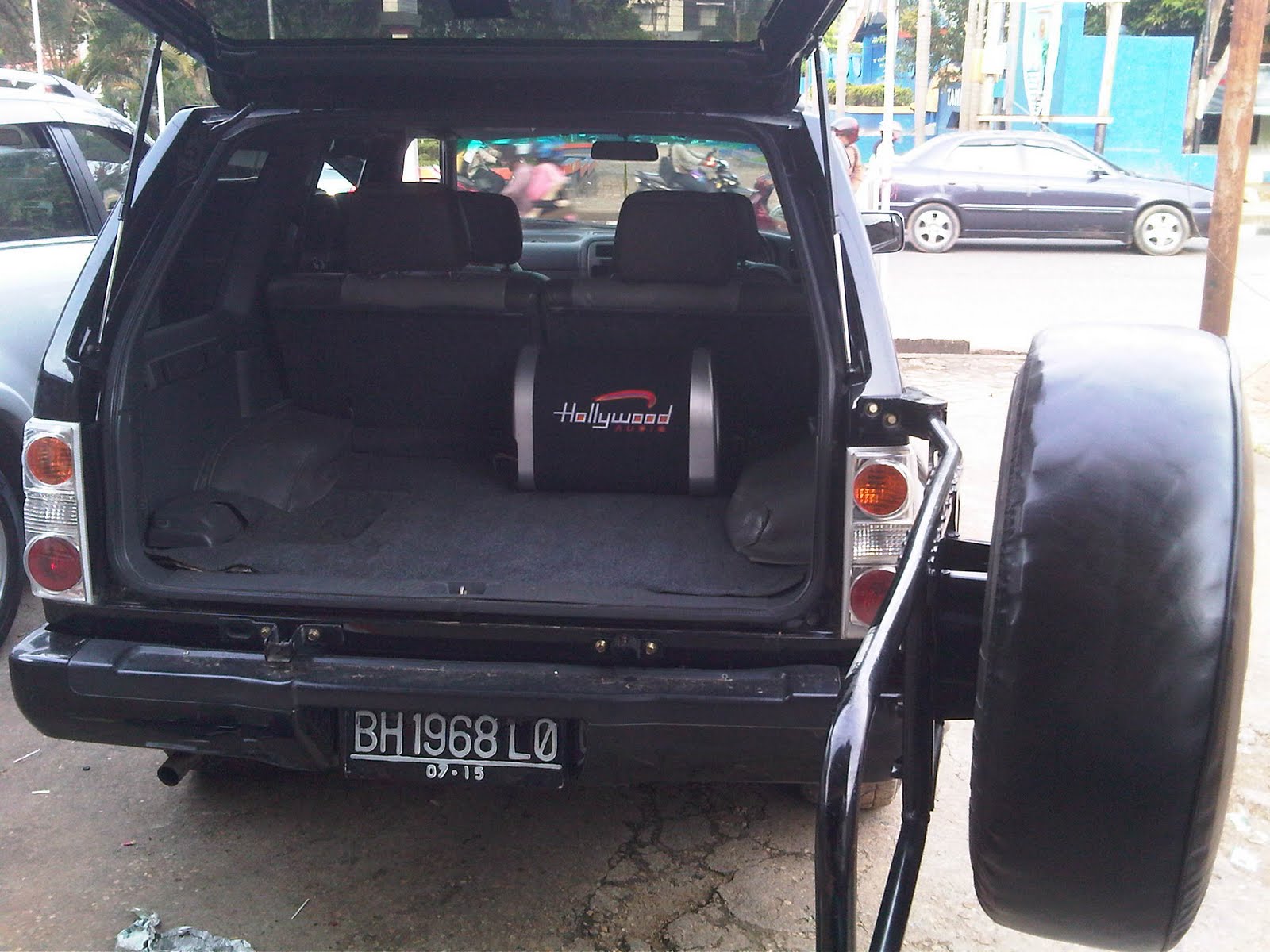 Gambar Mobil Bekas Jambi Nissan Terrano Spirit S2 2004 Bh Pajak Di