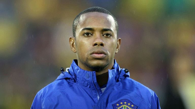 Robinho es detenido en São Paulo por la Policía Federal y cumplirá una pena de 9 años de prisión por violación.