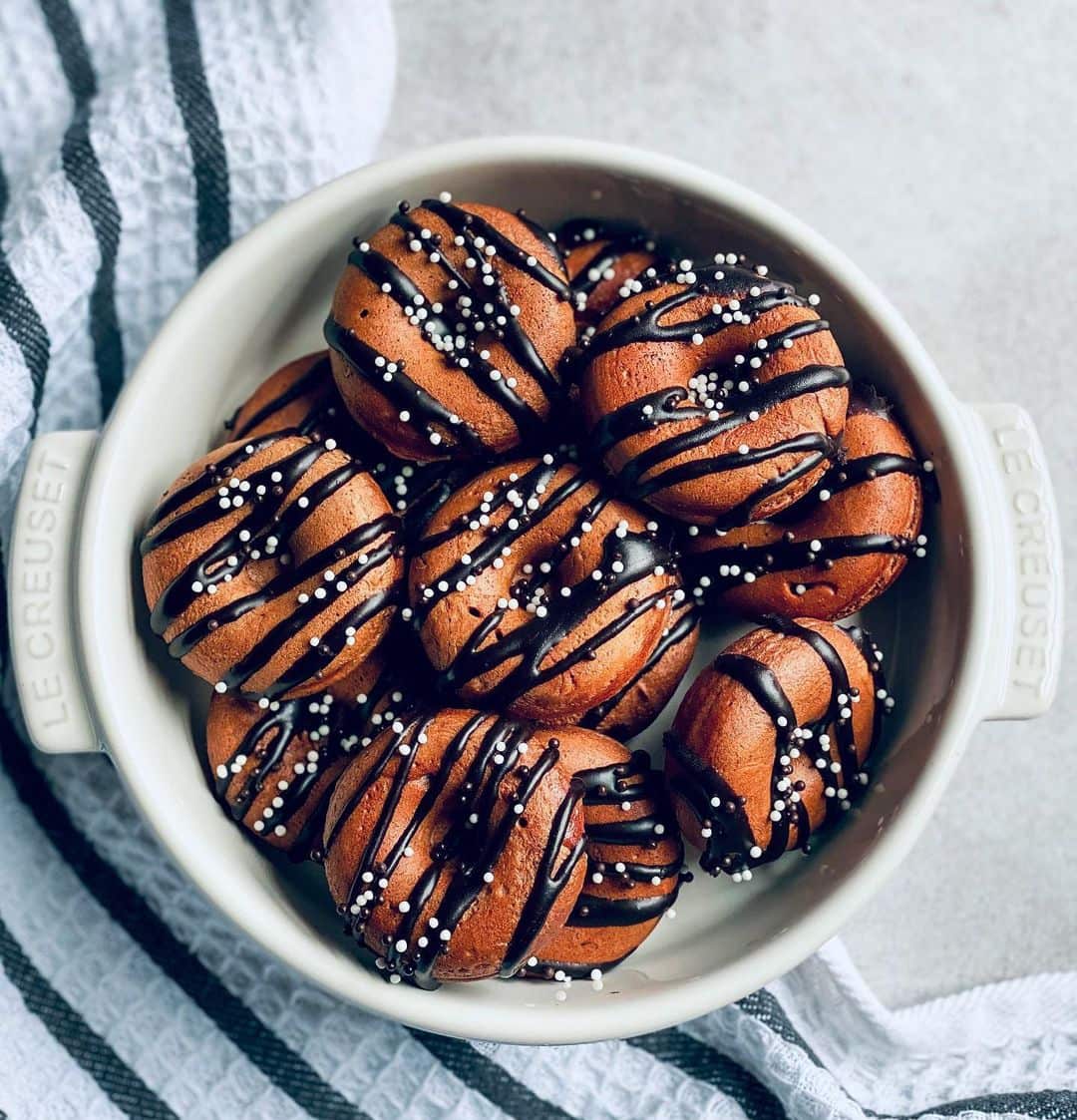 CHOCOLATE BAKED DOUGHNUTS