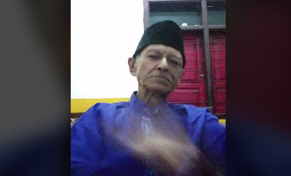 Kenapa Kakek Pake Peci Baju Koko Biru Viral di TikTok