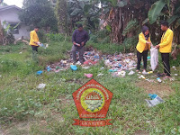 Mahasiswa KKN UNA Pungut Sampah Botol Plastik, Mau Bikin Apa?