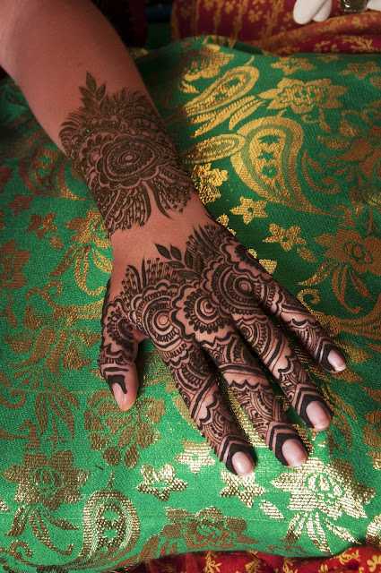 Best mehndi design for upper hand 