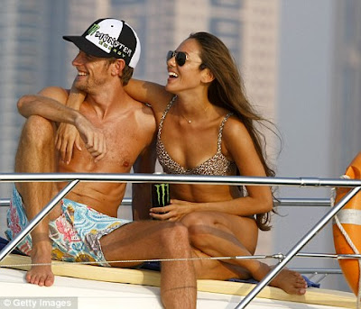 Jessica Michibata Get A Kiss From Jenson Button6