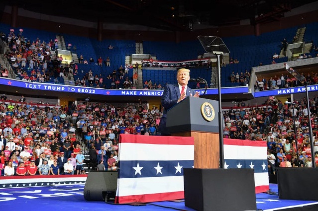 Penggemar K-pop dan TikTok Bertemu Presiden Trump