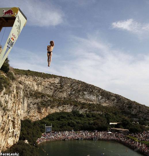 FaceLeakz - Foto para Perenang melompat dari Ketinggian  Ekstrim di Cliff Diving World Series, Athena