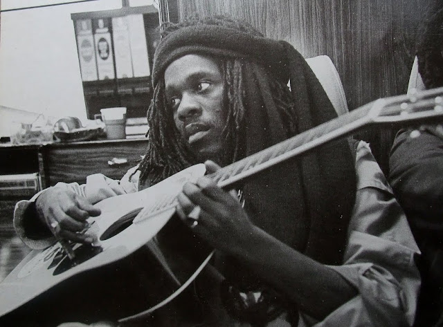 Resultado de imagem para CANTOR:Dennis Brown