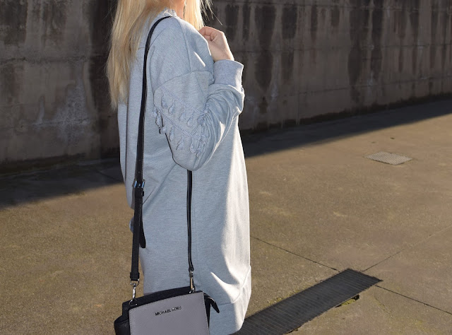 grey sweatshirt dress how to wear grey how to wear sweatshirt dress mariafelicia magno fashion blogger winter casual outfit italian web influencer color block by felym 