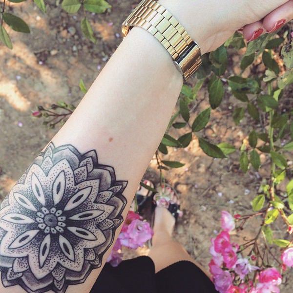 Tatuagens de Mandala - 45 ideias femininas