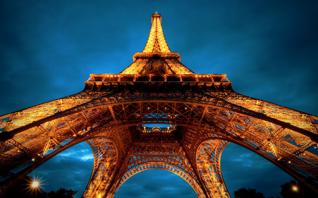 Eiffel Tower at Night | Full HD Desktop Wallpapers 1080p