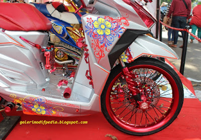 Foto Modifikasi Honda Vario 150 Kontes Full Chrome