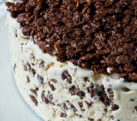 Nutella Crunch Ice Cream Cake #Nutella #IceCream