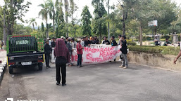 Demo Aliansi Masyarakat Desa Lekopadis Tuntut  Kades Dicopot 