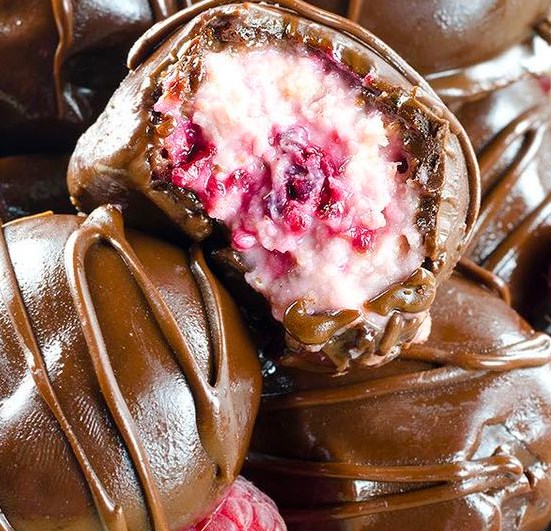 Raspberry Cheesecake Truffles #desserts #valentineday