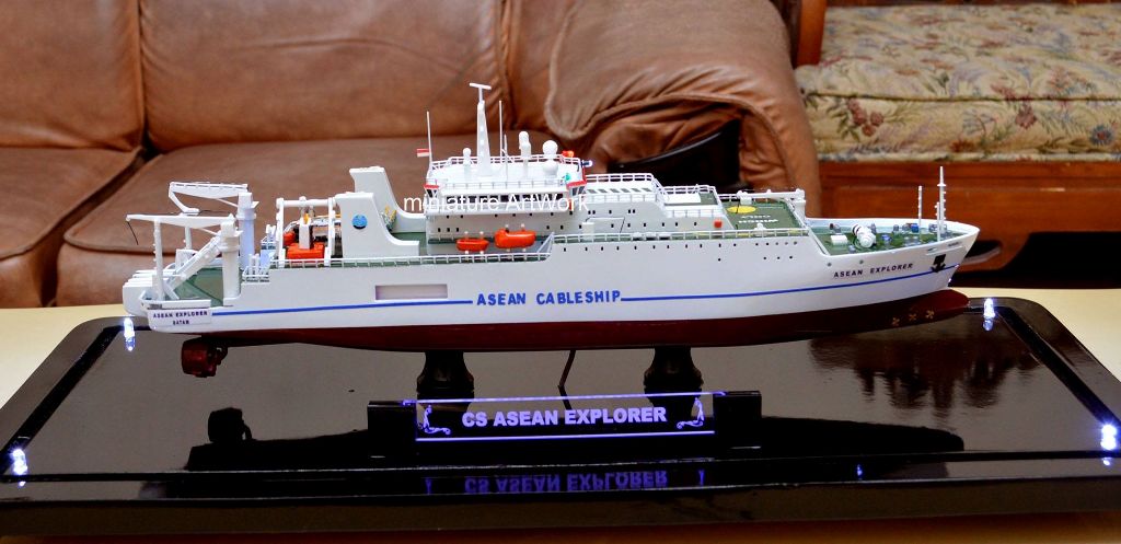 Kapal Cable Layer Asean Explorer Singapore