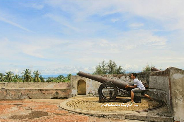 [http://FindWisata.blogspot.com] Benteng Malborough, Wisata Situs Peninggalan Sejarah Kolonial Belanda/Inggris Di Kota Bengkulu