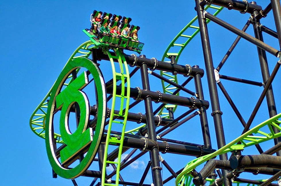 Acidente acontece na Green Lantern Coaster no Warner Bros. Movie World -  Parqueiros Anônimos