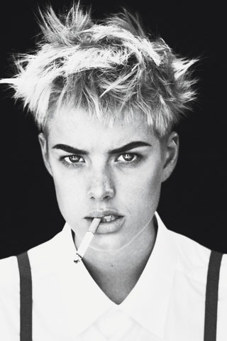 Agyness Deyn Lies About age