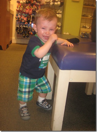 09 29 11 - First shoes at Stride Rite! (3)