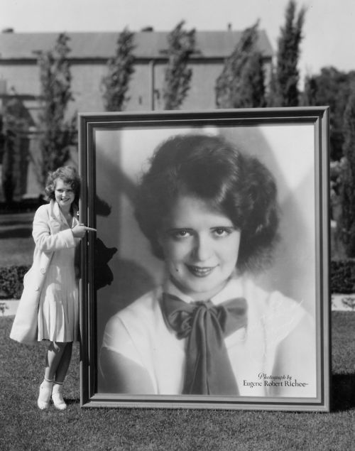 clara bow portrait