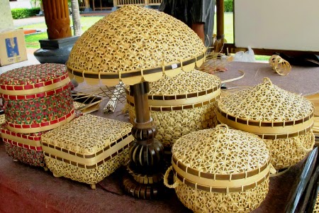 11+ Hasil Kerajinan Tangan Dari Anyaman Bambu, Koleksi Populer!