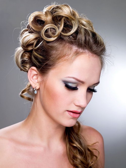 RainingBlossoms: Trendy Wedding Hairstyles-Updos