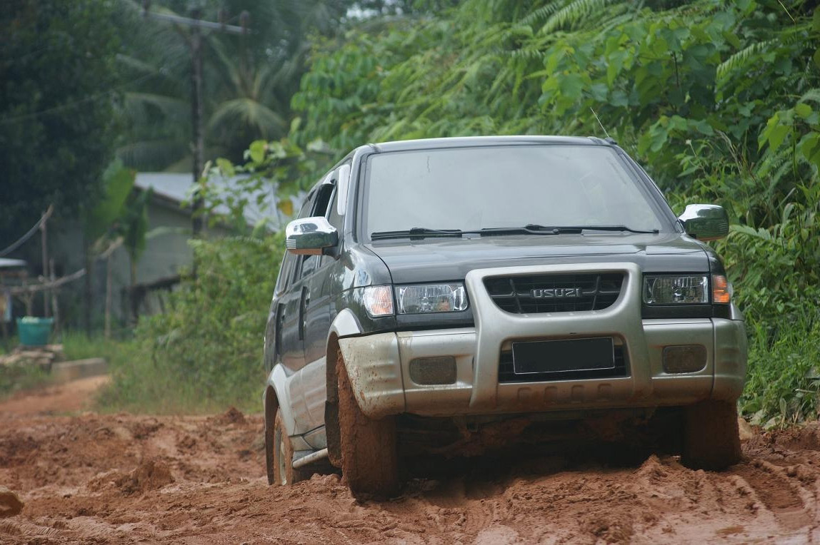 Gambar Modifikasi Mobil Panther Keren Bajindul Modifikasi