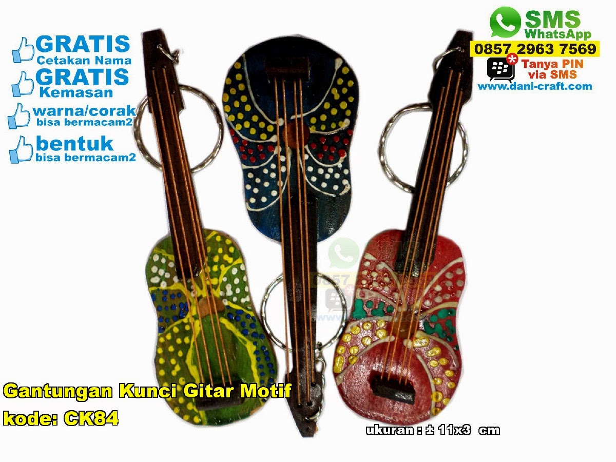  Gantungan  Kunci  Gitar  Motif Souvenir Pernikahan