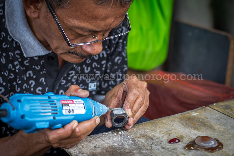  Kerajinan  Tangan Ikat Cincin Dari Bahan Batu  dan Kayu 