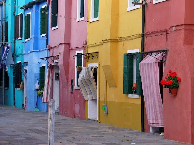 burano island colourful houses