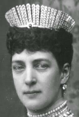 kokoshnik tiara queen alexandra united kingdom diamond garrard