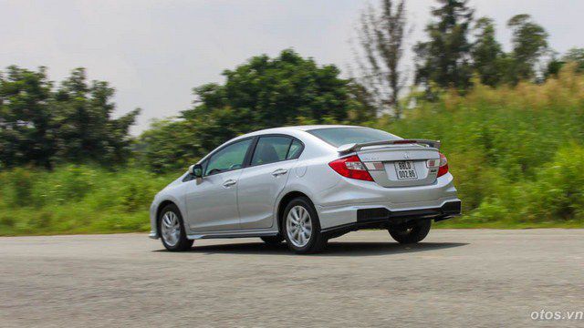 Soi chi tiết và lái thử xe oto Honda Civic 2016