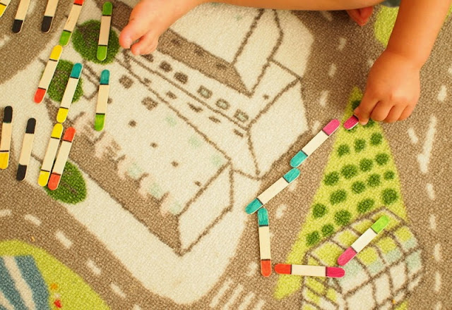 how to play with DIY toddler popsicle stick dominos kids craft