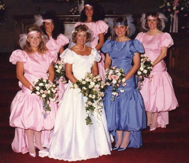 22 Super-Kitch Retro Bridesmaids Dresses Prove How Much Traditions Have Changed