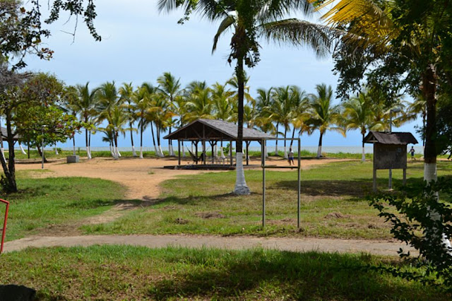 Guyane, Kourou, plage, roches